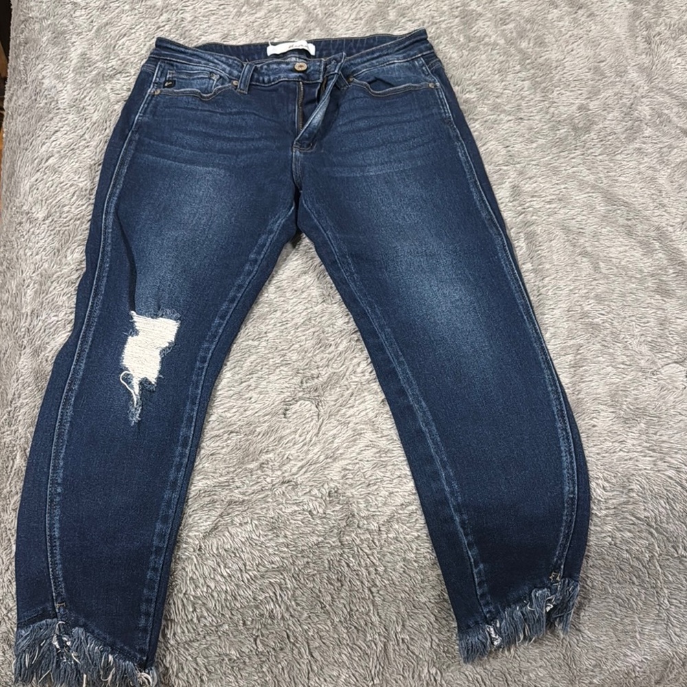 Blue Cropped Distressed Jeans with Frayed Hem